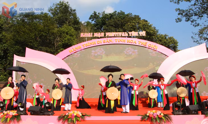 Các tiết mục giàu bản sắc ở Festival Yên Tử “Hành trình Di sản – Tinh hoa thế giới”.