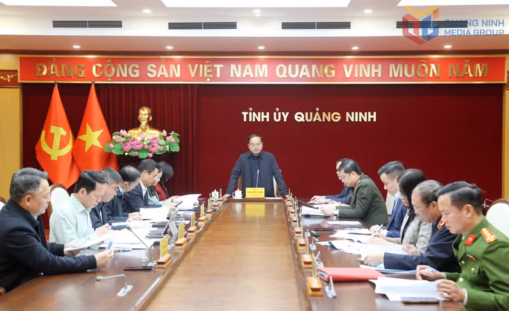 Đồng chí Quản Minh Cường, Bí thư Tỉnh ủy, Trưởng Đoàn ĐBQH tỉnh, Trưởng Ban Chỉ đạo phòng chống tham nhũng, lãng phí, tiêu cực tỉnh chủ trì và kết luận hội nghị.
