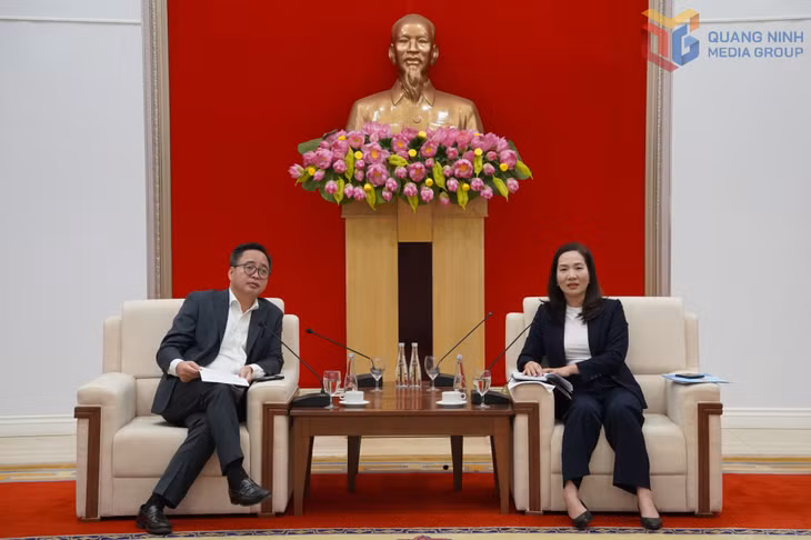 Phó Chủ tịch UBND tỉnh Nguyễn Thị Hạnh phát biểu tại buổi làm việc.