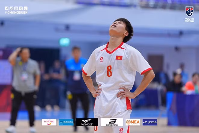 U19 futsal Việt Nam lỡ hẹn với tấm huy chương đồng giải U19 futsal Đông Nam Á 2025. Ảnh: Changsuek