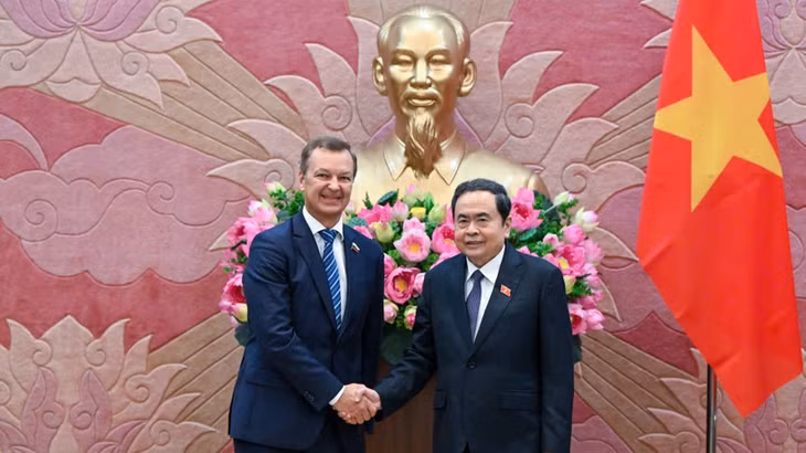 Chủ tịch Quốc hội Trần Thanh Mẫn tiếp Phó Chủ tịch Thứ nhất Hội đồng Liên bang Quốc hội Liên bang Nga, Chủ tịch Nhóm Hợp tác với Việt Nam của Hội đồng Liên bang A.V. Yatskin nhân chuyến thăm làm việc tại Việt Nam từ 29/11 đến 5/12. (Ảnh: DUY LINH)