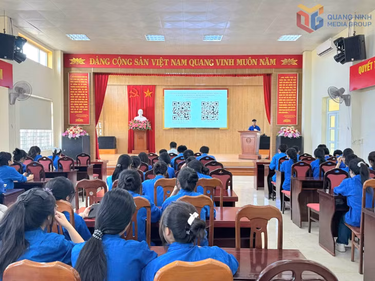 Đoàn Thanh niên phường Phong Cốc tổ chức lấy ý kiến góp ý vào Dự thảo văn kiện Đại hội Đảng bộ các cấp nhiệm kỳ 2025-2030 (tháng 7/2025).