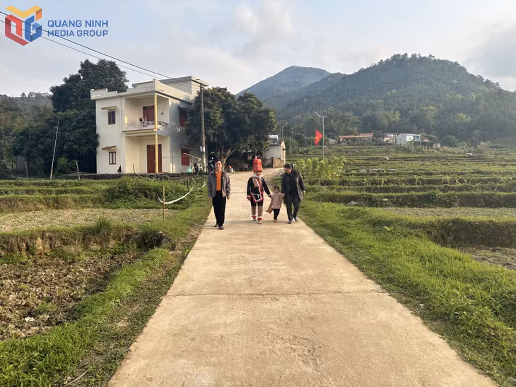 Tuyến đường giao thông nông thôn mới xã Hoành Mô là tài sản kết cấu hạ tầng đã được xã kiểm kê. Ảnh: Cao Quỳnh