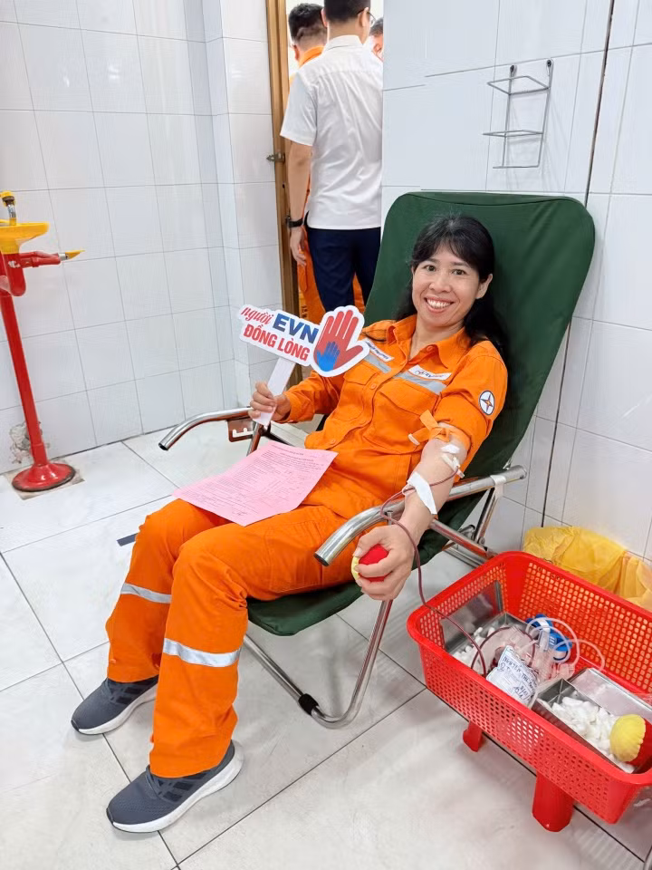 Công ty Điện lực Quảng Ninh đồng lòng lan tỏa tinh thần "Vạn trái tim – một tấm lòng" ảnh 8