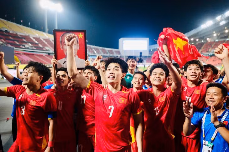 Niềm vui lên ngôi vô địch của U22 Việt Nam - Ảnh: NGUYÊN KHÔI