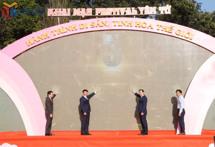 Ban Tổ chức nhấn nút phát động Cuộc thi ảnh “Khoảnh khắc di sản Yên Tử - Vĩnh Nghiêm - Côn Sơn, Kiếp Bạc”.