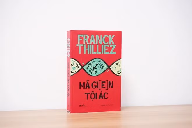 Sách thể loại trinh thám "Hạt tử thần" của nhà văn Frank Thilliez do Nhà xuất bản Văn học liên kết cùng Nhã Nam Books phát hành. Ảnh: Nhà xuất bản