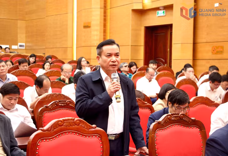 Đại biểu thảo luận tại hội nghị.