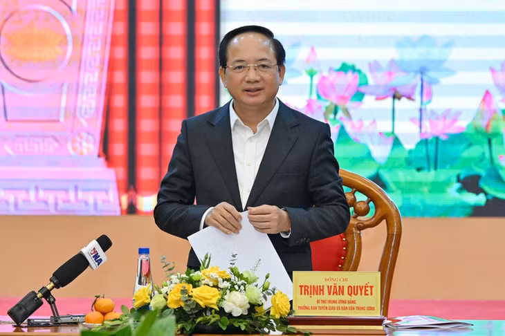 Đồng chí Trịnh Văn Quyết nêu rõ, công tác thông tin, tuyên truyền cần làm nổi bật tầm vóc chính trị, lịch sử và chiến lược của Đại hội XIV của Đảng. (Ảnh: THỦY NGUYÊN)
