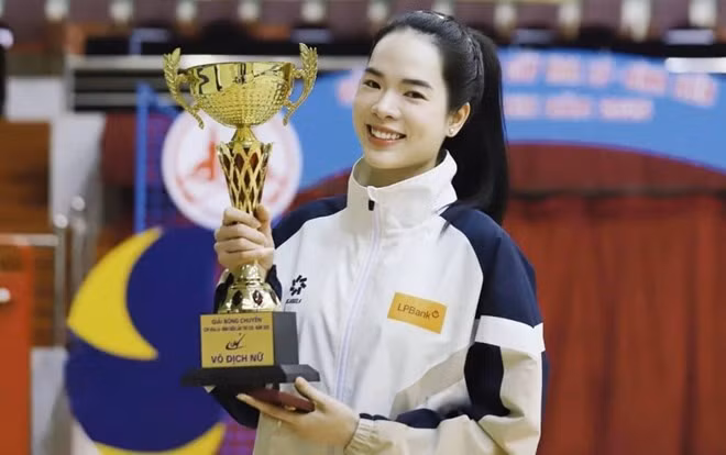 Phụ công Thanh Thúy là 1 trong 2 vận động viên sẽ cầm cờ cho Đoàn thể thao Việt Nam tại SEA Games 33. Ảnh: NVCC