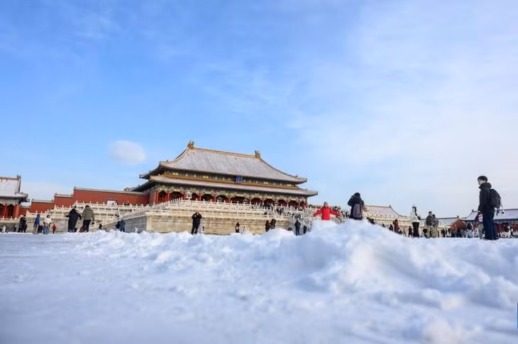 Tuyết rơi ở Tử Cấm Thành, Bắc Kinh, Trung Quốc, ngày 13/12/2025. Ảnh: Xinhua