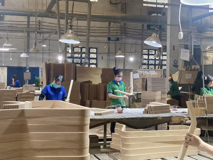 Chứng nhận "GỖ VIỆT NAM/VIETNAM WOOD" được ví như "tấm chứng minh thư" của gỗ Việt Nam - Ảnh: VGP/Đỗ Hương