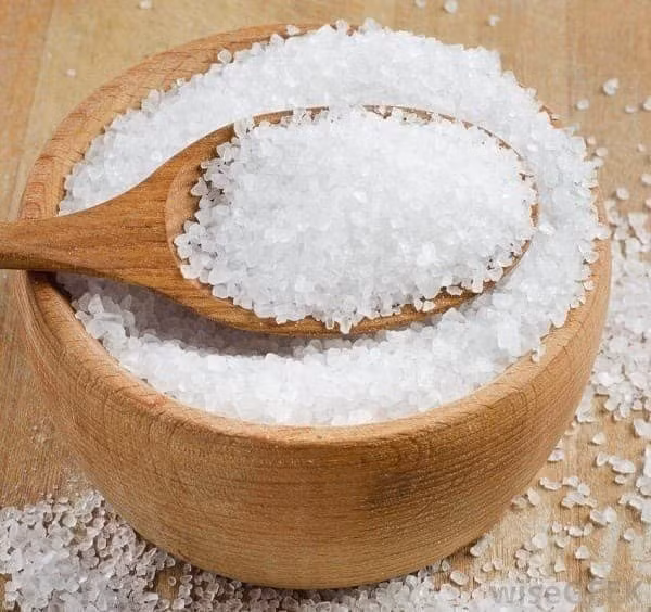 Giảm muối đúng cách giúp giữ huyết áp ổn định. Ảnh: Từ Ân