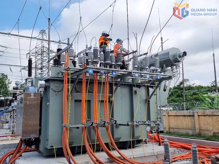 Tổng Công ty Điện lực miền Bắc tổ chức thi công nâng công suất MBA T1 tại TBA 110kV Tiên Yên.
