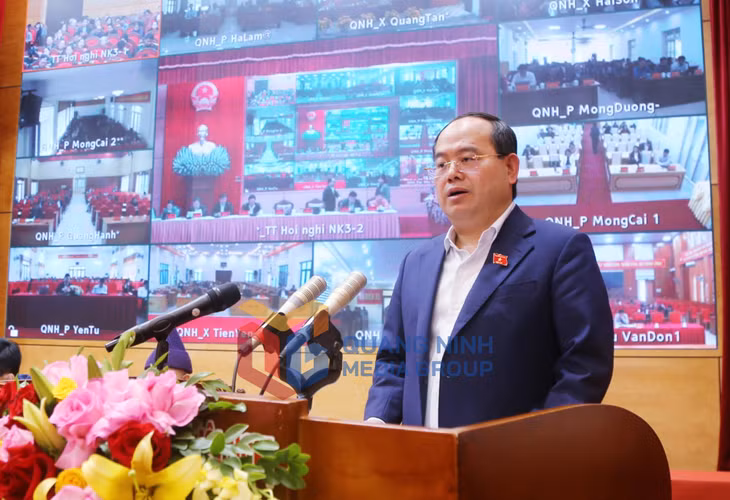 Đồng chí Quản Minh Cường, Bí thư Tỉnh ủy, Trưởng Đoàn ĐBQH tỉnh phát biểu tại hội nghị tiếp xúc cử tri (12-2025). Ảnh: Nguyễn Thanh