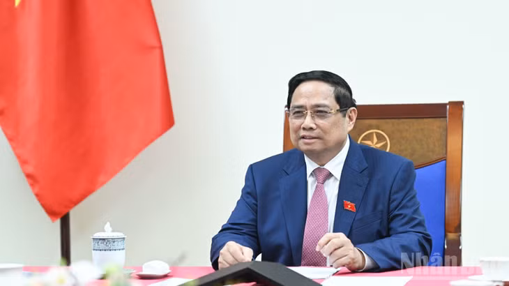 Thủ tướng Chính phủ Phạm Minh Chính đã điện đàm với Tổng Giám đốc Tập đoàn Nhà nước về Năng lượng nguyên tử Liên bang Nga (Rosatom) Alexey Likhachev. (Ảnh: TRẦN HẢI)