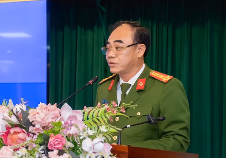 Đại tá Trần Hồng Phú phát biểu tại buổi lễ - Ảnh: C06