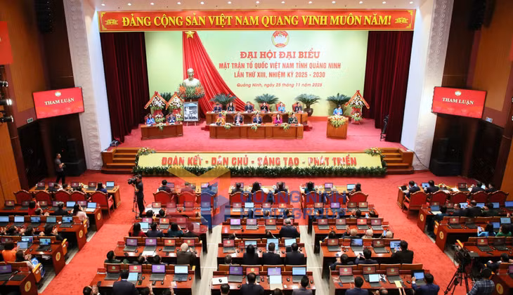 Quang cảnh phiên làm việc trọng thể Đại hội đại biểu MTTQ tỉnh Quảng Ninh lần thứ XIII.