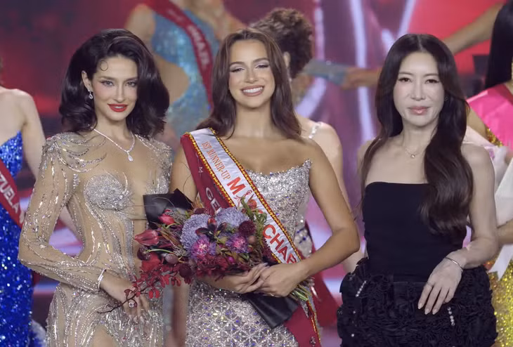 Danh hiệu á hậu 1 trao cho người đẹp Luisa Victoria Malz (Đức) - Ảnh chụp màn hình