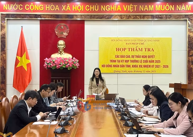 Ban Pháp chế HĐND tỉnh họp thẩm tra các tờ trình, dự thảo nghị quyết thuộc lĩnh vực pháp chế trình tại Kỳ họp thường lệ cuối năm 2025 của HĐND tỉnh khóa XIV.