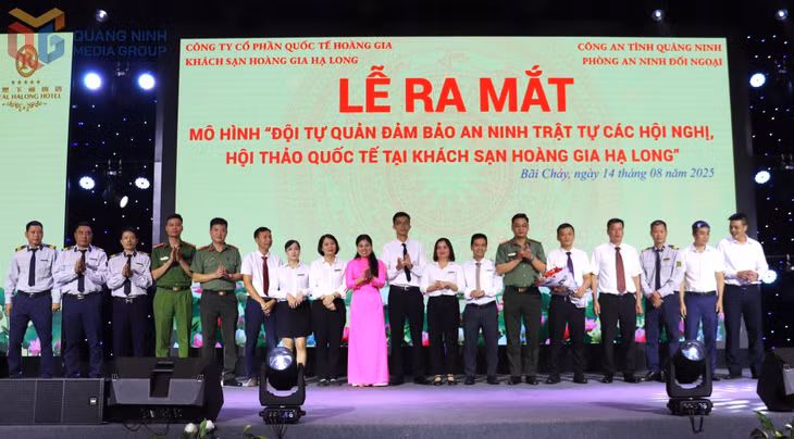 Lễ ra mắt Đội tự quản đảm bảo ANTT các hội nghị, hội thảo quốc tế tại Khách sạn Hoàng gia, tháng 8/2025. Ảnh: Hoàng Quỳnh