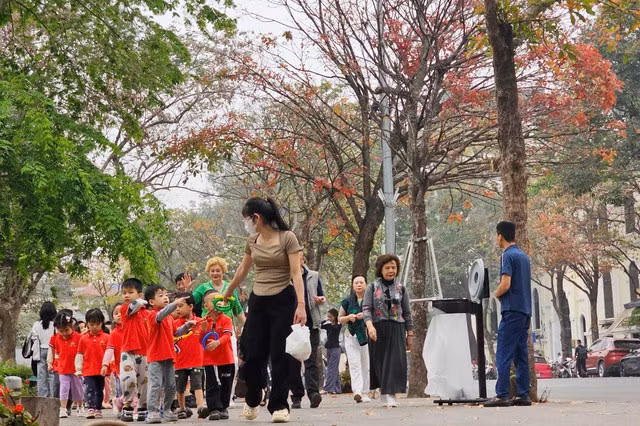 Miền Bắc nắng ấm dài ngày giữa mùa đông. Ảnh: Tuấn Anh