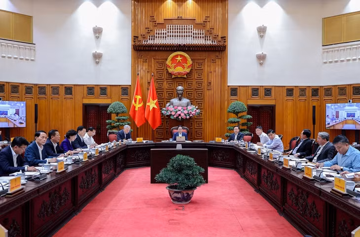 Thủ tướng Phạm Minh Chính chủ trì cuộc họp của Thường trực Chính phủ chiều tối 23/12 - Ảnh: VGP/Nhật Bắc
