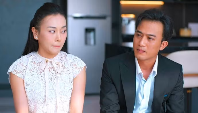 Phương Oanh và Doãn Quốc Đam đóng vai vợ chồng trong phim Gió ngang khoảng trời xanh - Ảnh: ĐPCC