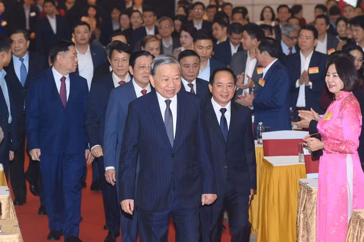 Tổng Bí thư Tô Lâm và các đồng chí lãnh đạo Đảng, Nhà nước dự Hội nghị tổng kết công tác tuyên giáo và dân vận năm 2025, triển khai nhiệm vụ năm 2026. (Ảnh: ĐĂNG KHOA)