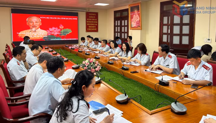 Đảng bộ Thanh tra tỉnh tổ chức sinh hoạt chuyên đề thực hiện học tập và làm theo tư tưởng, đạo đức, phong cách Hồ Chí Minh.