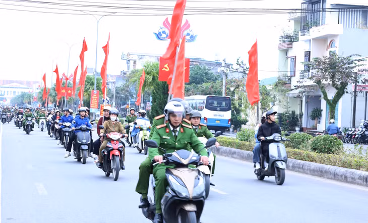 Các lực lượng xuống đường tuyên truyền, cổ động sau Lễ ra quân.