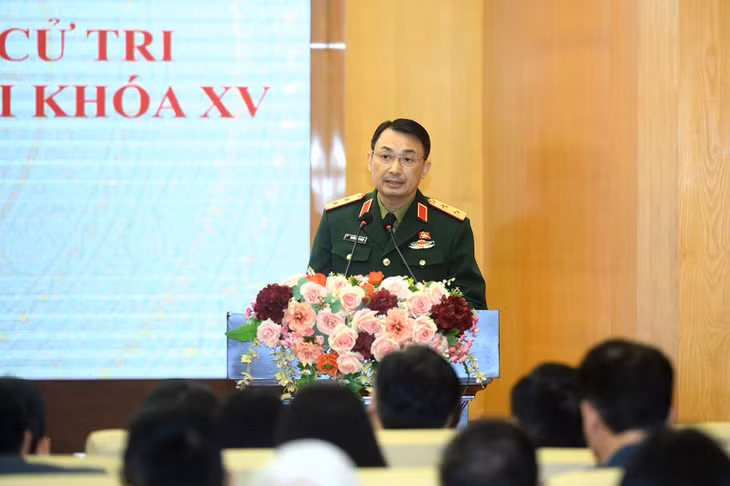 Đại biểu Quốc hội Nguyễn Quốc Duyệt trình bày báo cáo tại Hội nghị. (Ảnh: ĐĂNG KHOA)