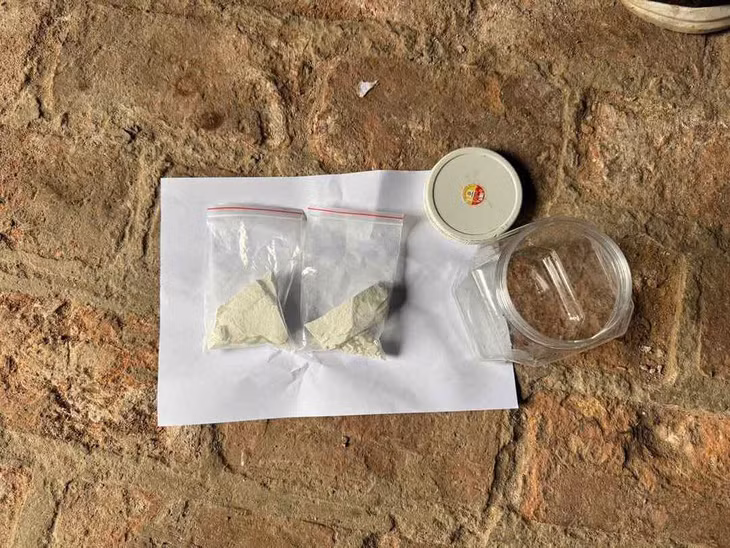 Tang vật ma túy heroin bị thu giữ trong vụ án mua bán trái phép chất ma túy tại Hưng Yên. Ảnh: Công an Hưng Yên