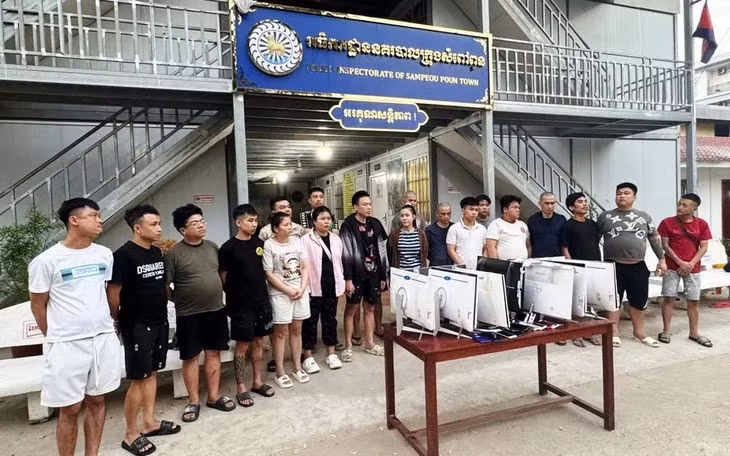 Những người liên quan và tang vật trong vụ án - Ảnh: Công an tỉnh Lạng Sơn