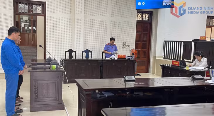 Kiểm sát viên Viện KSND tỉnh thực hành quyền công tố và kiểm sát xét xử án hình sự.