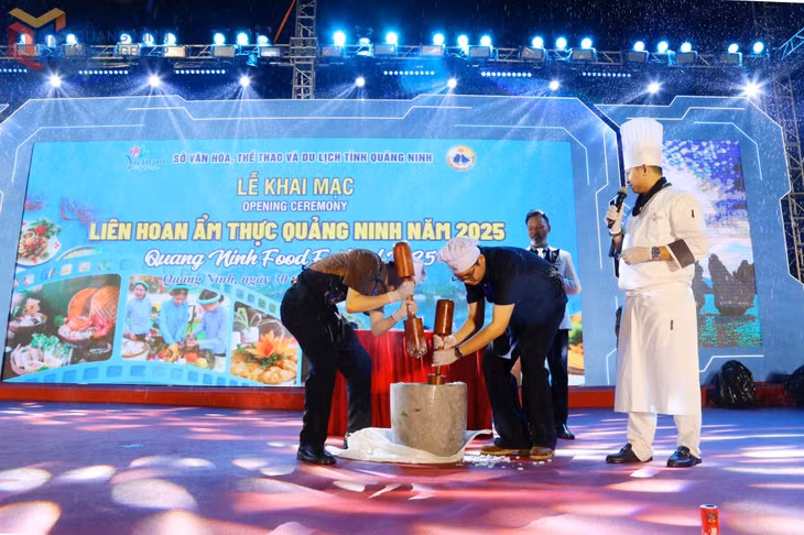 Cần tổ chức thêm nhiều hoạt động du lịch đêm hấp dẫn, sôi động như Liên hoan ẩm thực, tạo thương hiệu cho điểm đến Quảng Ninh.