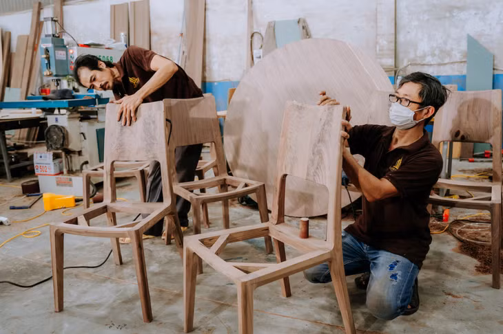 Khám phá quy trình thiết kế và thi công nội thất gỗ óc chó chuẩn quốc tế tại Lux Design ảnh 2