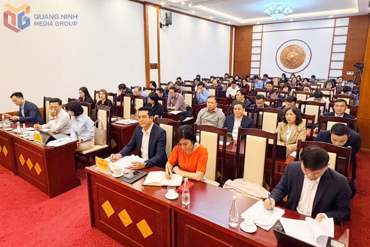 Các đại biểu tham dự hội nghị. 