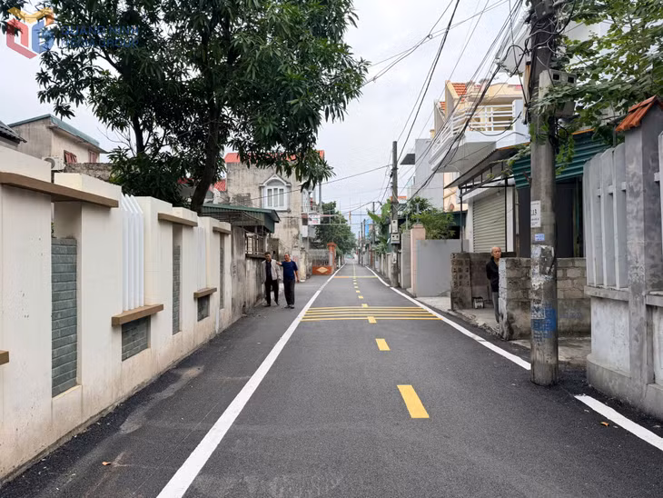 Tuyến đường tổ 2, khu Vĩnh Tuy 1 được nâng cấp đồng bộ đáp ứng nhu cầu của người dân. 