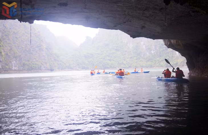 Cảnh đẹp của Quảng Ninh là nguồn tài nguyên quý giá để thúc đẩy du lịch thể thao mạo hiểm, thu hút du khách tới Quảng Ninh.