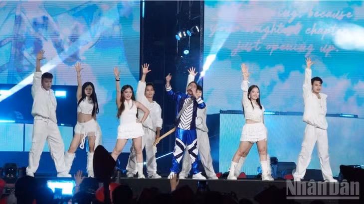 Shumo AG với Tomorrow comes again đầy lôi cuốn.
