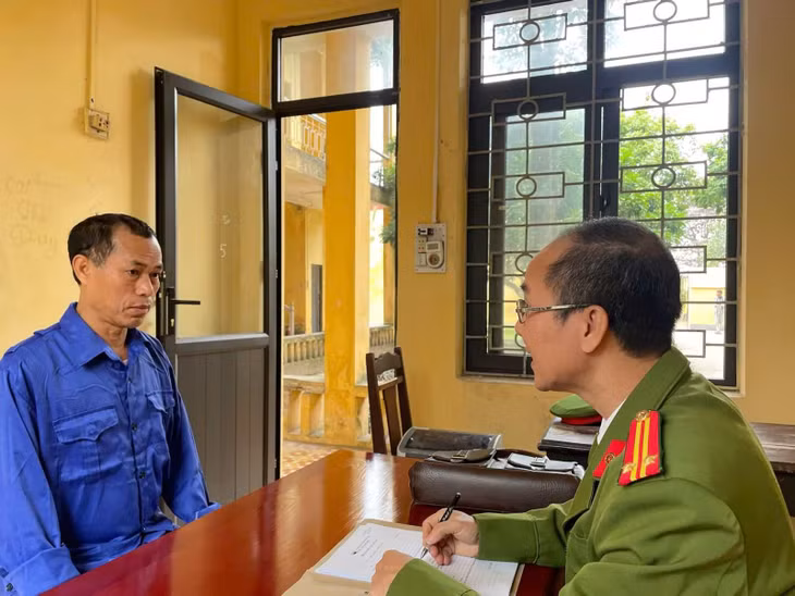 Cơ quan Cảnh sát điều tra Công an tỉnh Hưng Yên làm việc với các bị can trong vụ trốn thuế. Ảnh: Công an Hưng Yên