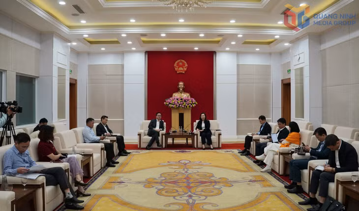 Quang cảnh buổi làm việc.