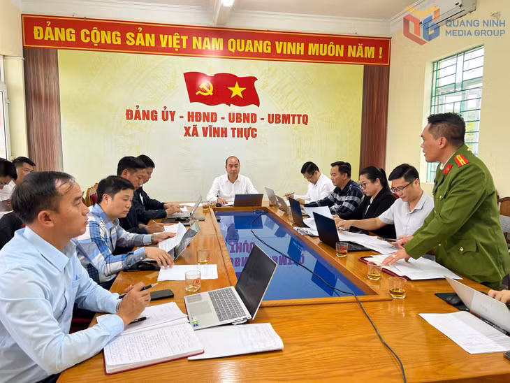 Công an xã Vĩnh Thực tham mưu cấp ủy, chính quyền địa phương triển khai các giải pháp phòng, chống và kiểm soát ma túy trên địa bàn. Ảnh: Hằng Ngần