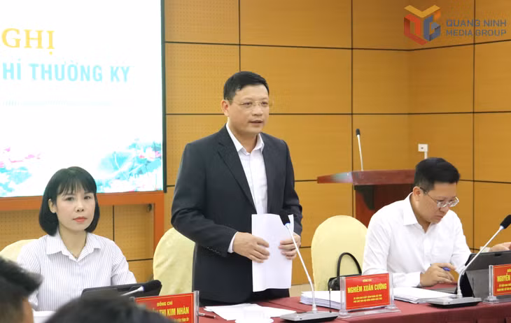 Đồng chí Nghiêm Xuân Cường, Tỉnh uỷ viên, Phó chủ tịch Hội đồng nhân dân tỉnh thông tin về Chương trình Kỳ họp thứ 34 của HĐND tỉnh khóa XIV, nhiệm kỳ 2021-2026.
