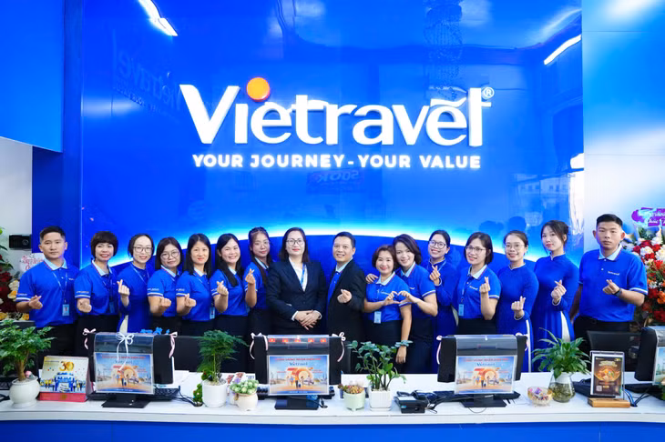Vietravel ra mắt nhận diện thương hiệu mới kỷ niệm 30 năm thành lập.