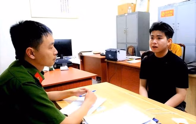 Nguyễn Lâm Thái tại cơ quan công an. Ảnh: Công an cung cấp