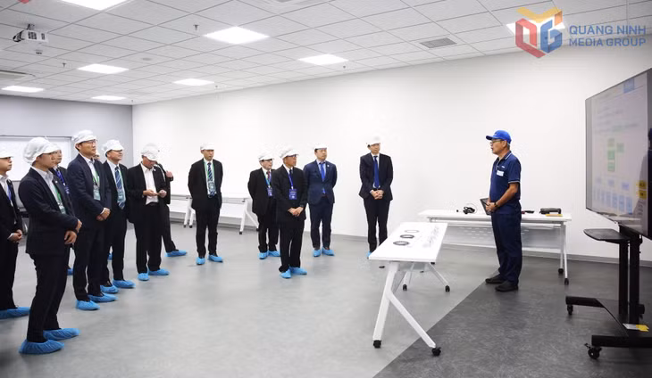 Đoàn đại biểu Nhật Bản khảo sát tại Nhà máy Tamagawa (KCN Sông Khoai), tháng 11/2025. Ảnh: Minh Đức