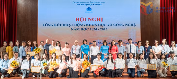 Trường Đại học Hạ Long tổng kết hoạt động khoa học và công nghệ năm học 2024-2025 (tháng 9/2025).