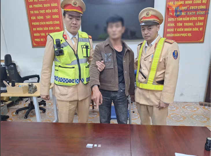 Đối tượng Ng.V. Ph tại cơ quan công an.